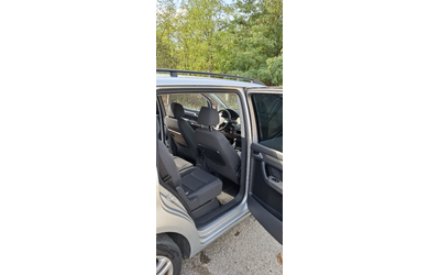 VW Touran 1.9 TDI 105 - автомобили, коли, обяви за нови и употребявани 8