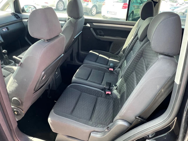 VW Touran 2.0/ ЛИЗИНГ!!!!! - автомобили, коли, обяви за нови и употребявани 8