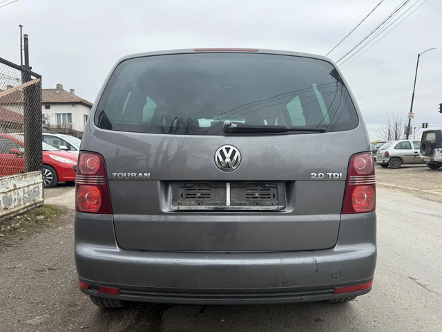 VW Touran 2, 000 TDI EURO4 - автомобили, коли, обяви за нови и употребявани 4