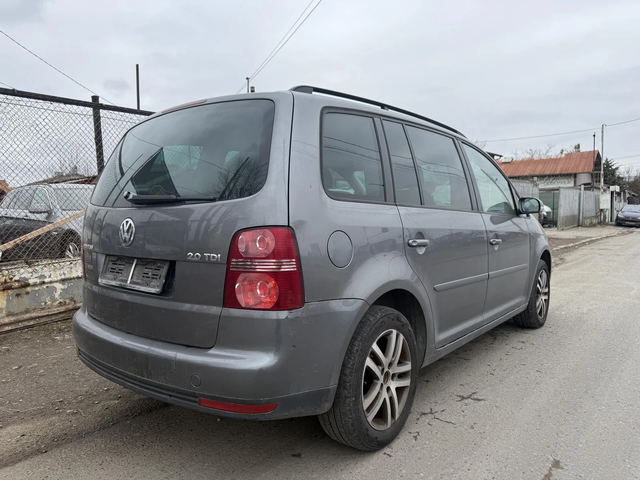 VW Touran 2, 000 TDI EURO4 - автомобили, коли, обяви за нови и употребявани 5