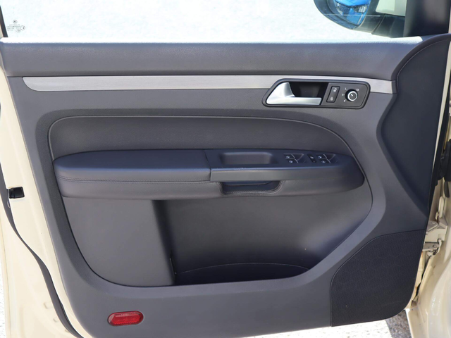 VW Touran 2.0TDI/DSG/Навигация/Кожа/Мулти Волан/Автопилот - автомобили, коли, обяви за нови и употребявани 10