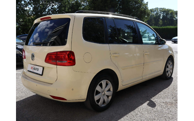 vw-touran-2-0tdi-dsg-navigatsiya-kozha-multi-volan-avtopilot - 2