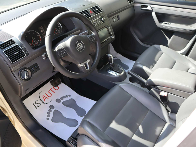 VW Touran 2.0TDI/DSG/Навигация/Кожа/Мулти Волан/Автопилот - автомобили, коли, обяви за нови и употребявани 5