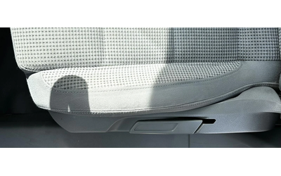 VW Touran 2.0D 140HP DSG NAVI - автомобили, коли, обяви за нови и употребявани 15