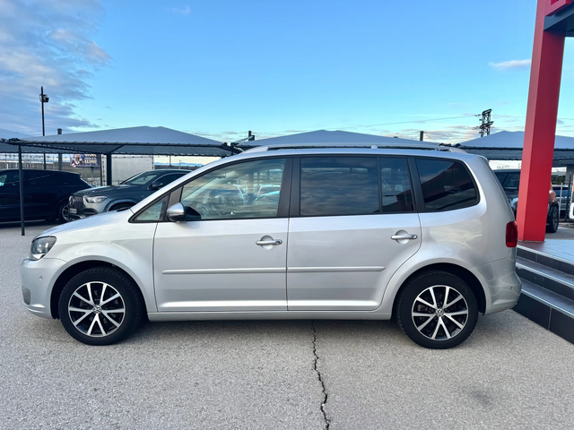 VW Touran 1.6TDI-АВТОМАТИК- - автомобили, коли, обяви за нови и употребявани 2