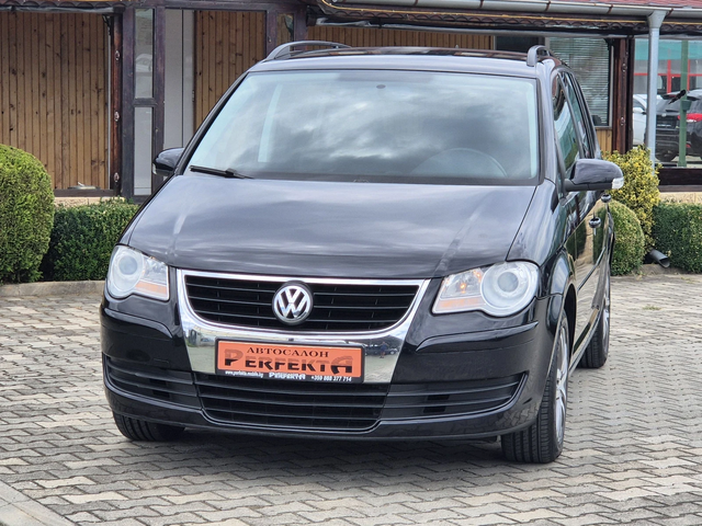VW Touran 2.0TDI 140к.с Автомат ВММ - автомобили, коли, обяви за нови и употребявани 2