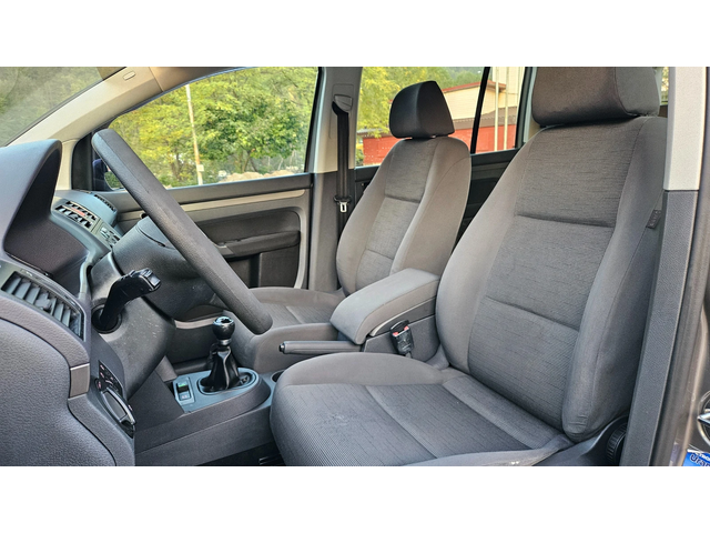 VW Touran 2.0 GAZ/ NAVIG/KLIMATRON/7mesta - автомобили, коли, обяви за нови и употребявани 12