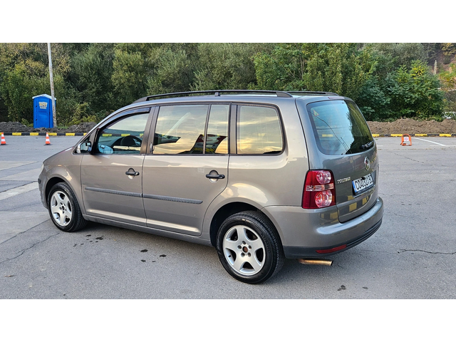 VW Touran 2.0 GAZ/ NAVIG/KLIMATRON/7mesta - автомобили, коли, обяви за нови и употребявани 3