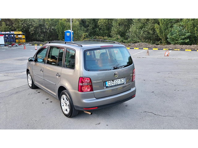 VW Touran 2.0 GAZ/ NAVIG/KLIMATRON/7mesta - автомобили, коли, обяви за нови и употребявани 4
