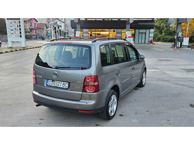 VW Touran 2.0 GAZ/ NAVIG/KLIMATRON/7mesta - автомобили, коли, обяви за нови и употребявани 5