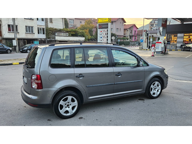 VW Touran 2.0 GAZ/ NAVIG/KLIMATRON/7mesta - автомобили, коли, обяви за нови и употребявани 6