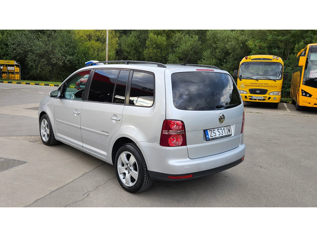 VW Touran 1.9 TDI AVTOMAT/NAVIG/7mesta - автомобили, коли, обяви за нови и употребявани 4