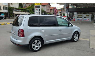 VW Touran 1.9 TDI AVTOMAT/NAVIG/7mesta - автомобили, коли, обяви за нови и употребявани 6