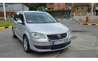 VW Touran 1.9 TDI AVTOMAT/NAVIG/7mesta - автомобили, коли, обяви за нови и употребявани 9