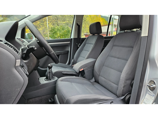 VW Touran 1.9 Tdi 6skorost/Klimatronik - автомобили, коли, обяви за нови и употребявани 10