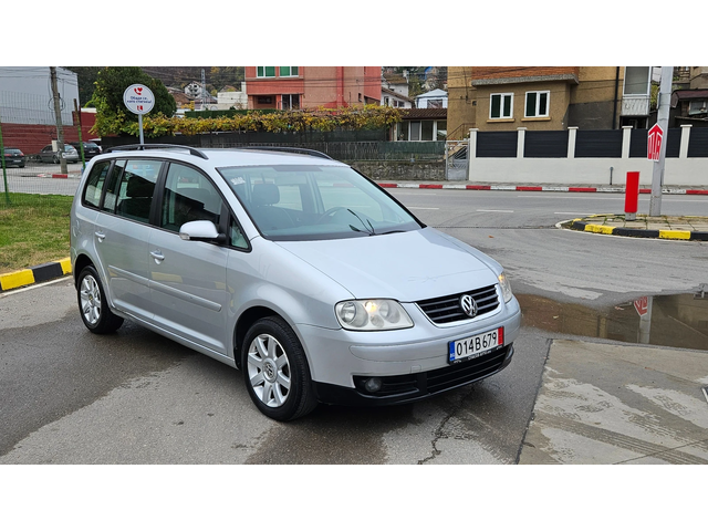 VW Touran 1.9 Tdi 6skorost/Klimatronik - автомобили, коли, обяви за нови и употребявани 6