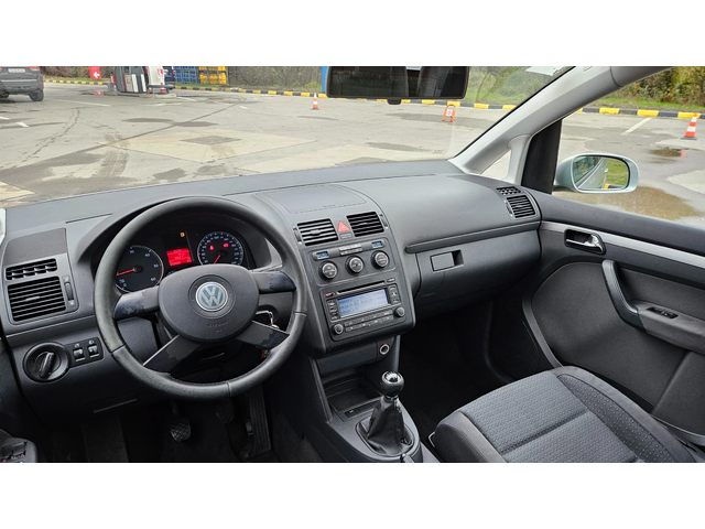 VW Touran 1.9 Tdi 6skorost/Klimatronik - автомобили, коли, обяви за нови и употребявани 8
