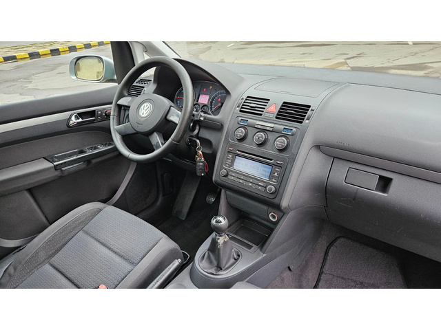 VW Touran 1.9 Tdi 6skorost/Klimatronik - автомобили, коли, обяви за нови и употребявани 9
