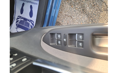 VW Touran 1, 6 tdi DSG - автомобили, коли, обяви за нови и употребявани 16