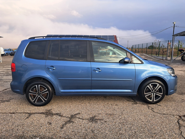 VW Touran 1, 6 tdi DSG - автомобили, коли, обяви за нови и употребявани 3