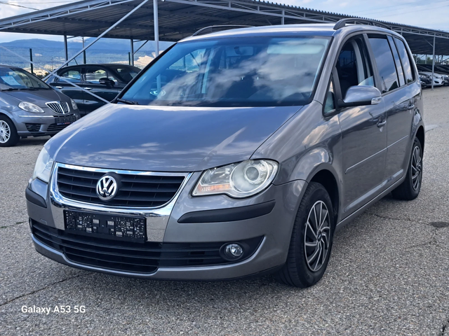 VW Touran 2, 0 ECOFUEL - автомобили, коли, обяви за нови и употребявани 0