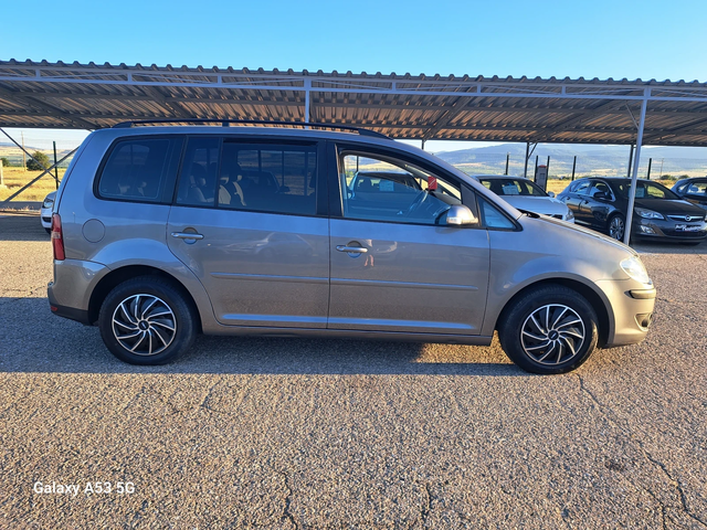 VW Touran 2, 0 ECOFUEL - автомобили, коли, обяви за нови и употребявани 3