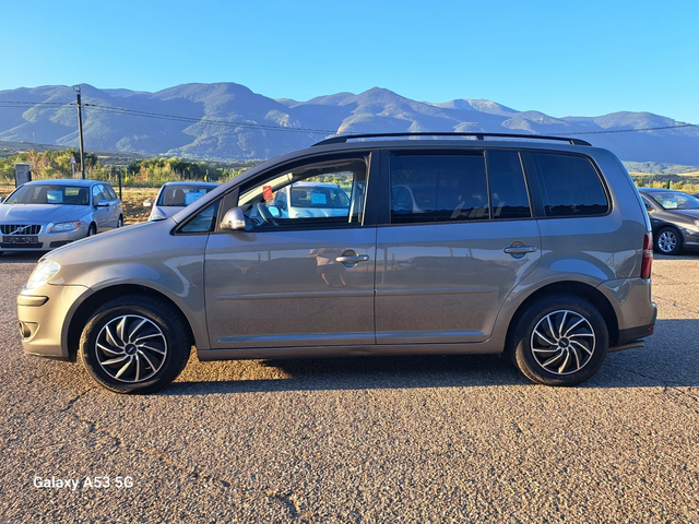 VW Touran 2, 0 ECOFUEL - автомобили, коли, обяви за нови и употребявани 5