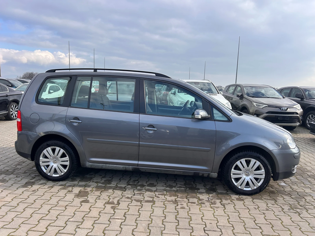VW Touran 2.0TDI AVTOMAT EURO 4 - автомобили, коли, обяви за нови и употребявани 4