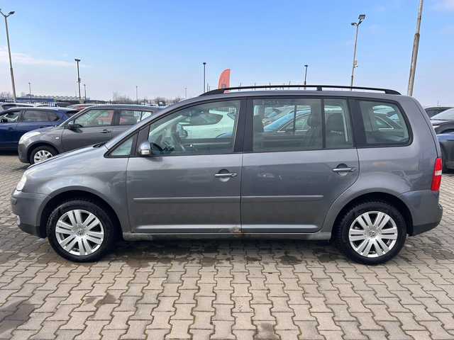 VW Touran 2.0TDI AVTOMAT EURO 4 - автомобили, коли, обяви за нови и употребявани 8