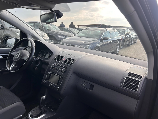 VW Touran 1.4TSI AVTOMAT/NAVI EURO 5 - автомобили, коли, обяви за нови и употребявани 9