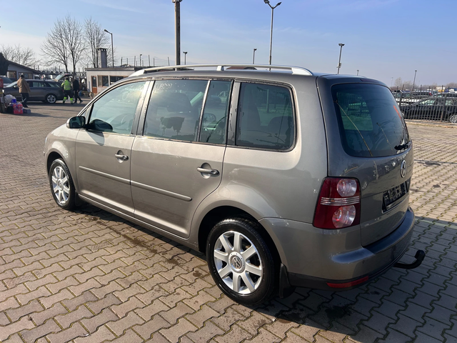 VW Touran 1.9TDI EURO 4 - автомобили, коли, обяви за нови и употребявани 7