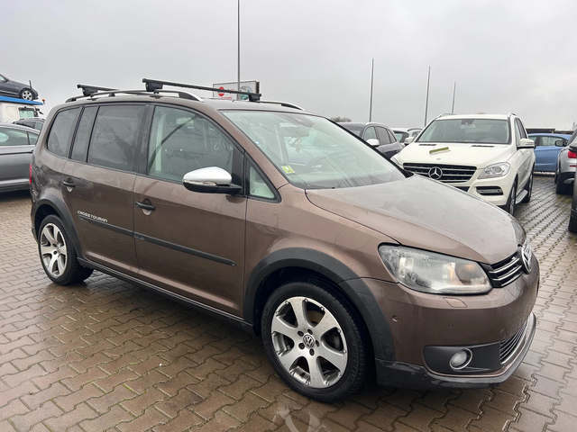 VW Touran CROSS 1.6TDI 6+ 1 NAVI/PANORAMA EURO 5 - автомобили, коли, обяви за нови и употребявани 3