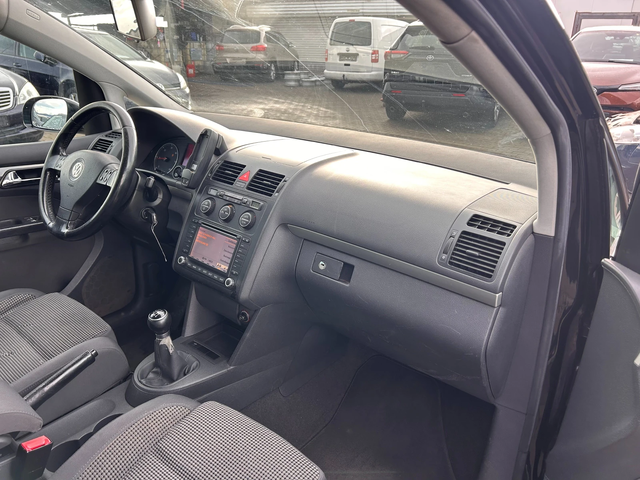 VW Touran 2.0TDI NAVI 6+ 1 EURO 4 - автомобили, коли, обяви за нови и употребявани 11