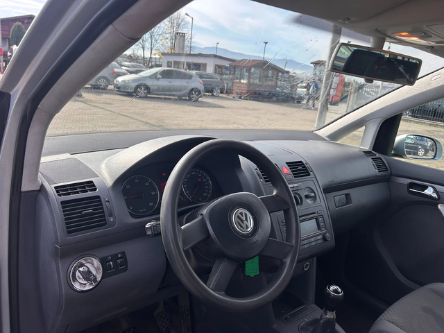 VW Touran 1.9TDI EURO 4 - автомобили, коли, обяви за нови и употребявани 10