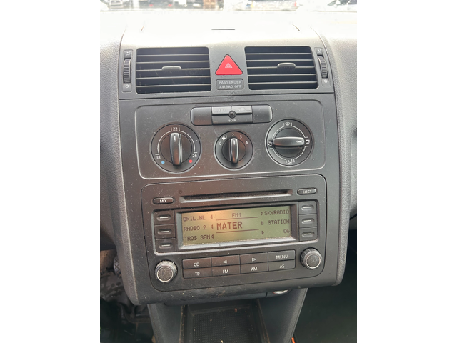 VW Touran 1.9TDI EURO 4 - автомобили, коли, обяви за нови и употребявани 11