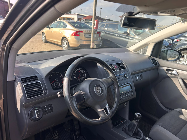 VW Touran 1.2TSI EURO 5 - автомобили, коли, обяви за нови и употребявани 11