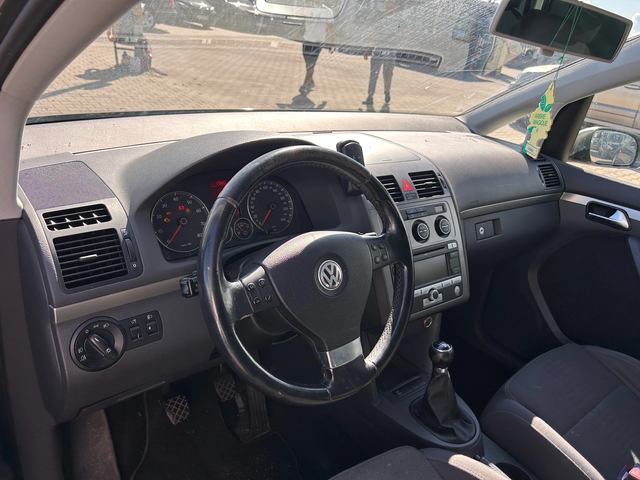 VW Touran 1.4i EURO 4 - автомобили, коли, обяви за нови и употребявани 10