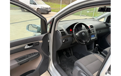 VW Touran Cross 6+ 1 - автомобили, коли, обяви за нови и употребявани 12