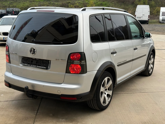 VW Touran Cross 6+ 1 - автомобили, коли, обяви за нови и употребявани 5