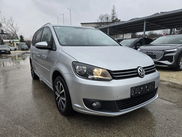 VW Touran 1.4tsi Comfortline ecofuel Метан - автомобили, коли, обяви за нови и употребявани 1