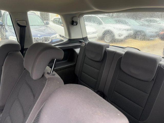 VW Touran 1.6TDI - 105к.с. - 7 Места - 135 000КМ! - автомобили, коли, обяви за нови и употребявани 15