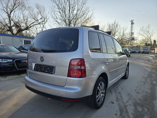 VW Touran 2.0TDI 140к.с 6 скорости Топ състояние - автомобили, коли, обяви за нови и употребявани 3