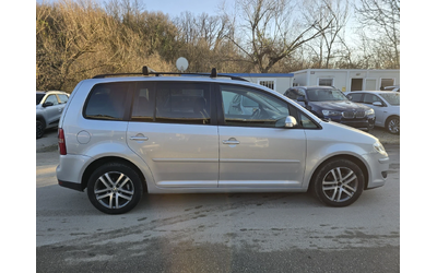 VW Touran 2.0TDI 140к.с 6 скорости Топ състояние - автомобили, коли, обяви за нови и употребявани 7