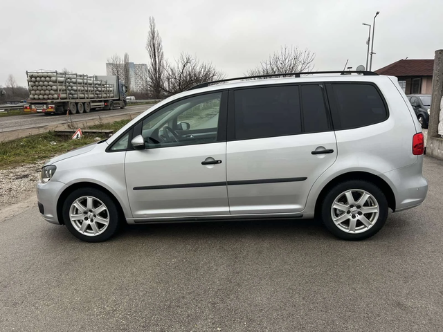 VW Touran 1.6TDI 105кс 6 СКОРОСТИ EURO 5A АВТОПИЛОТ - автомобили, коли, обяви за нови и употребявани 5