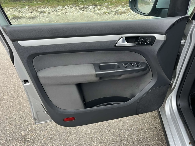 VW Touran 1.6TDI 105кс 6 СКОРОСТИ EURO 5A АВТОПИЛОТ - автомобили, коли, обяви за нови и употребявани 6