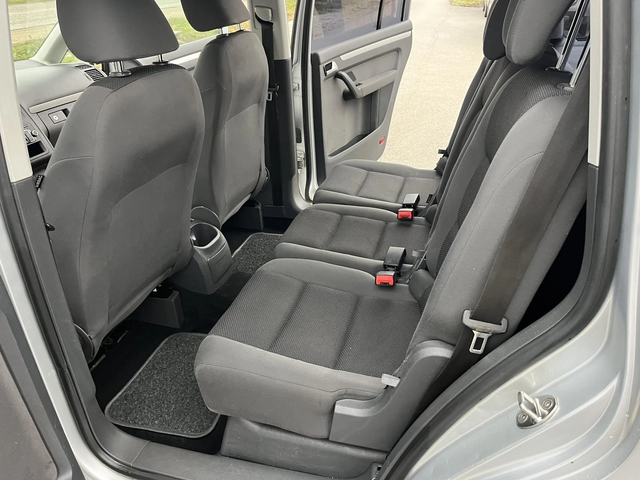 VW Touran 1.6TDI 105кс 6 СКОРОСТИ EURO 5A АВТОПИЛОТ - автомобили, коли, обяви за нови и употребявани 8