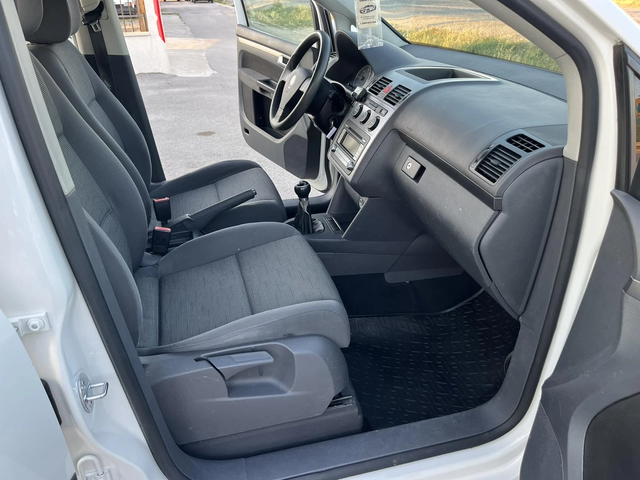 VW Touran 1.9 TDI 105кс 7 МЕСТА 6 СКОРОСТИ FACE КЛИМАТРОНИК - автомобили, коли, обяви за нови и употребявани 11