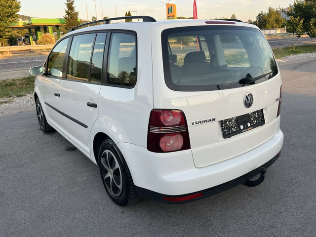 VW Touran 1.9 TDI 105кс 7 МЕСТА 6 СКОРОСТИ FACE КЛИМАТРОНИК - автомобили, коли, обяви за нови и употребявани 4