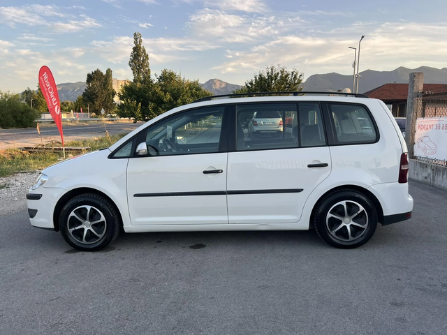 VW Touran 1.9 TDI 105кс 7 МЕСТА 6 СКОРОСТИ FACE КЛИМАТРОНИК - автомобили, коли, обяви за нови и употребявани 5