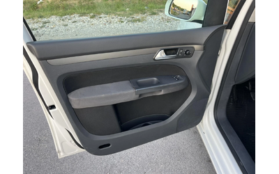 VW Touran 1.9 TDI 105кс 7 МЕСТА 6 СКОРОСТИ FACE КЛИМАТРОНИК - автомобили, коли, обяви за нови и употребявани 6